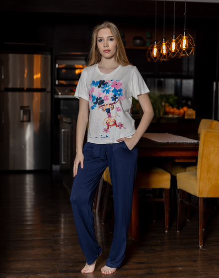 Graphic Print T-Shirt & Pants Set — White & Navy